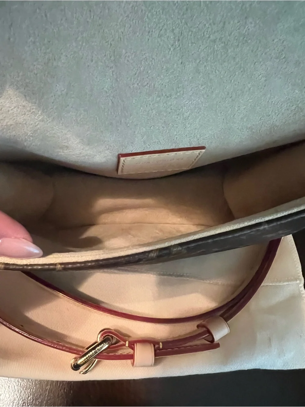 Louis Vuitton Saumur BB Bag - Picture 4 of 10